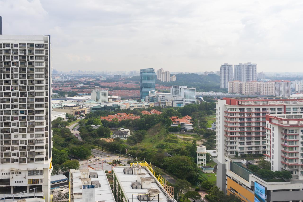 Proper Suites@Empire Damansara Petaling Jaya Exterior photo